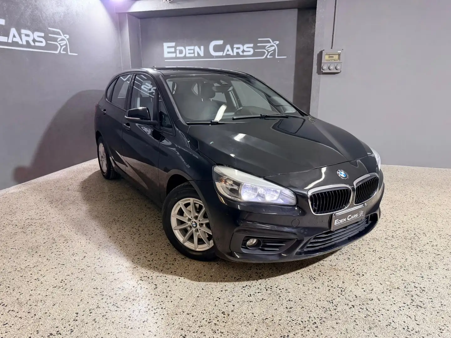 BMW 216 216d Active Tourer Luxury Schwarz - 2
