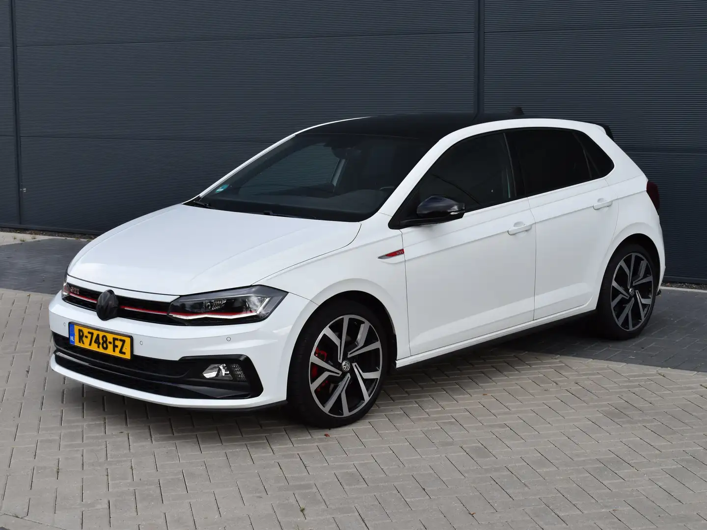 Volkswagen Polo Polo 2.0 TSI GTI Wit - 1