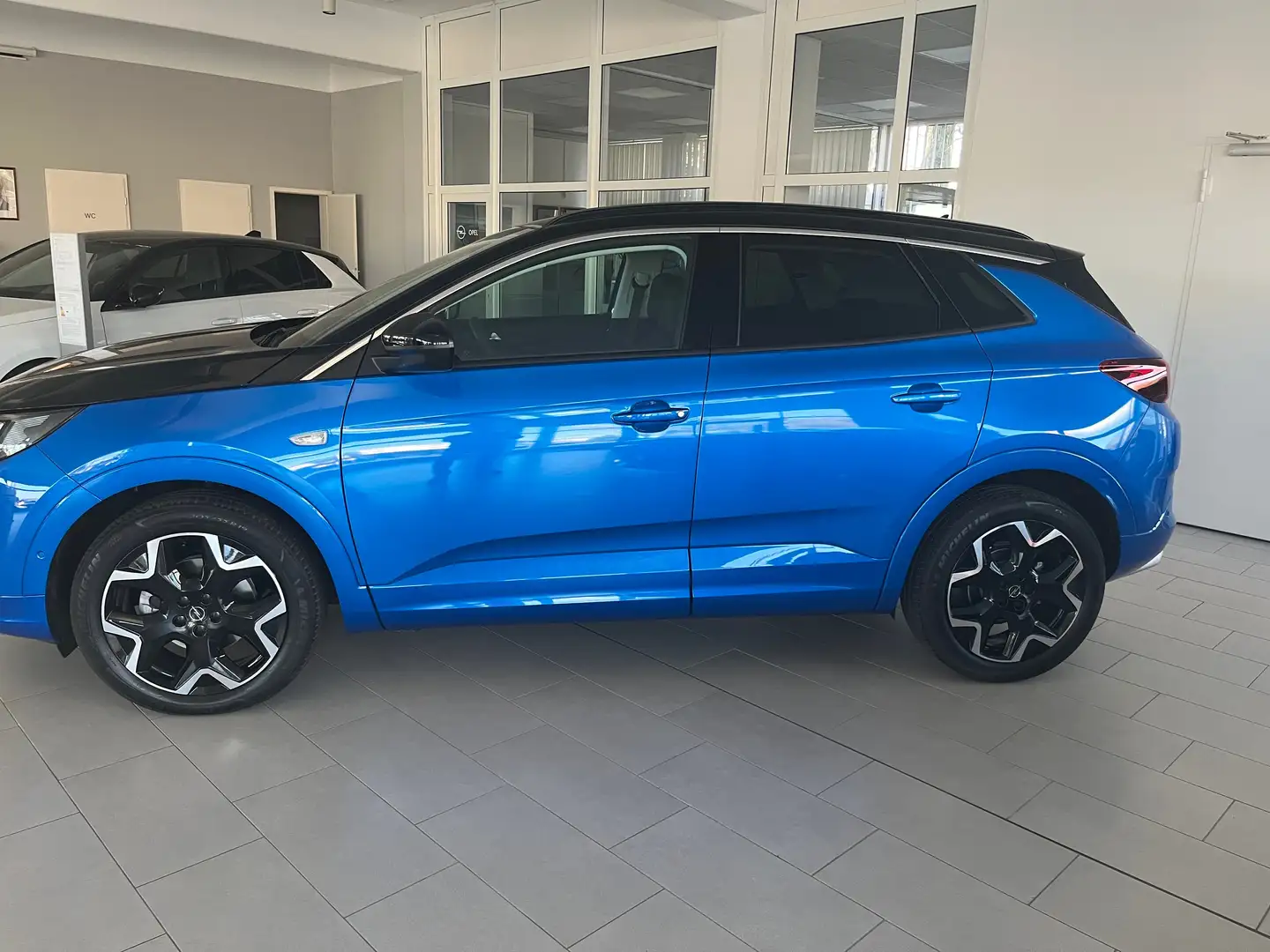 Opel Grandland 1.5 D Automatik Elegance Blau - 2