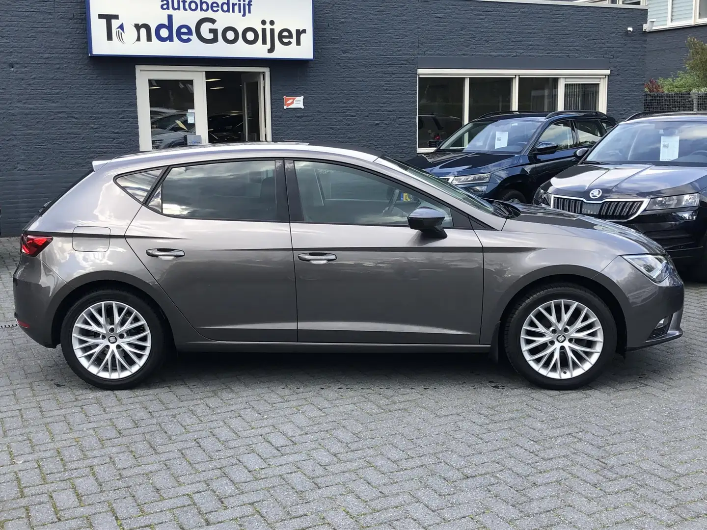 SEAT Leon 1.2 TSi Style Business | LED | ALCANTARA | APP CON Gris - 2