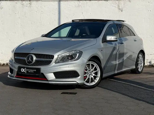 Mercedes-Benz A 250 Sport AMG Line Pano, Kamera Logic7