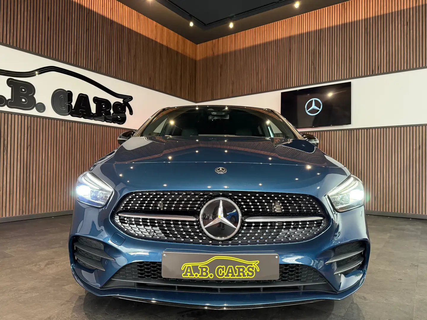 Mercedes-Benz B 180 d * AMG LINE *AUTOMATIQUE*GARANTIE 12MOIS* Blauw - 2