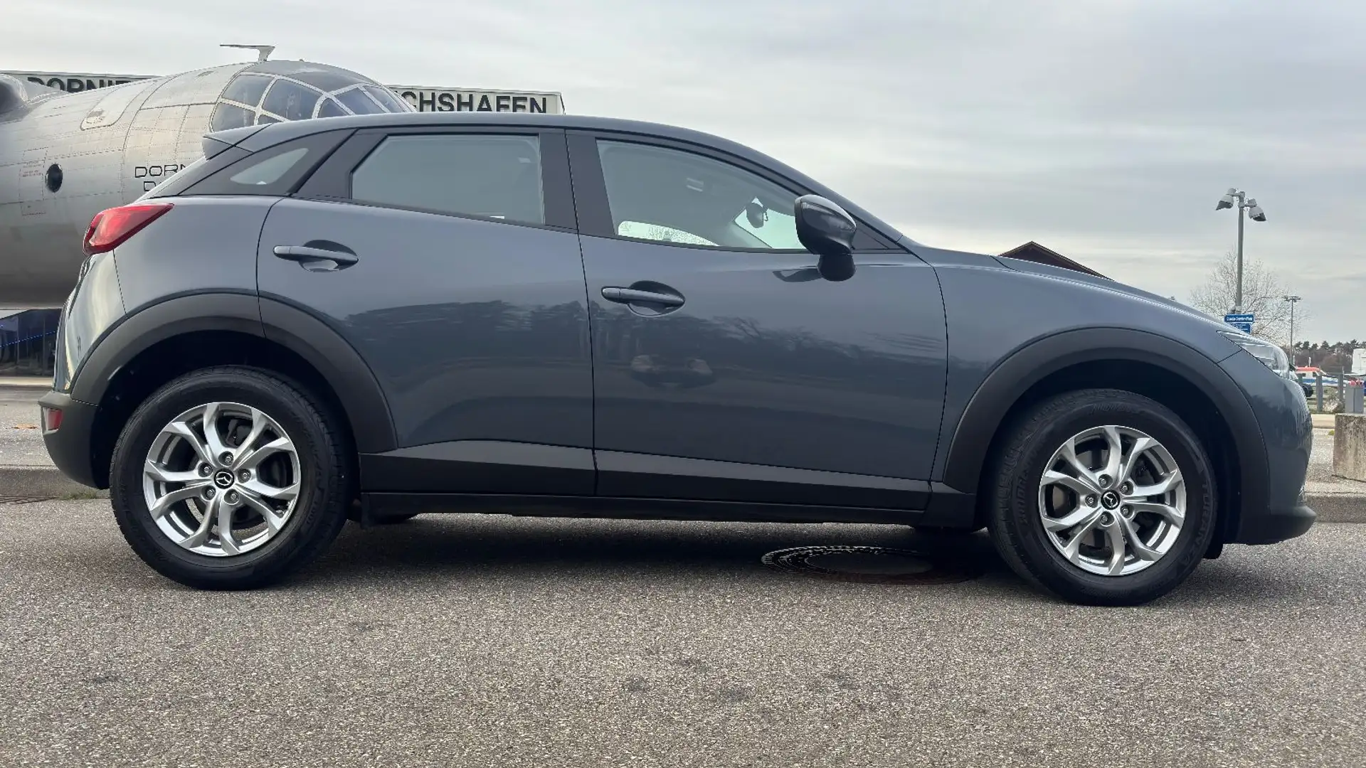 Mazda CX-3 Basis Grau - 2