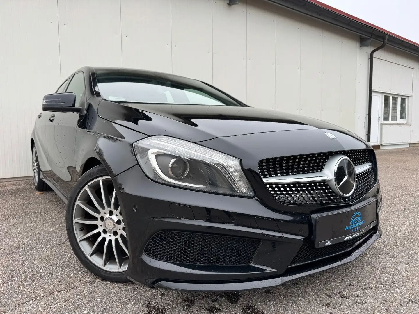 Mercedes-Benz A 180 AMG Sport *NAVI*XENON*ALCANTARA* Schwarz - 1