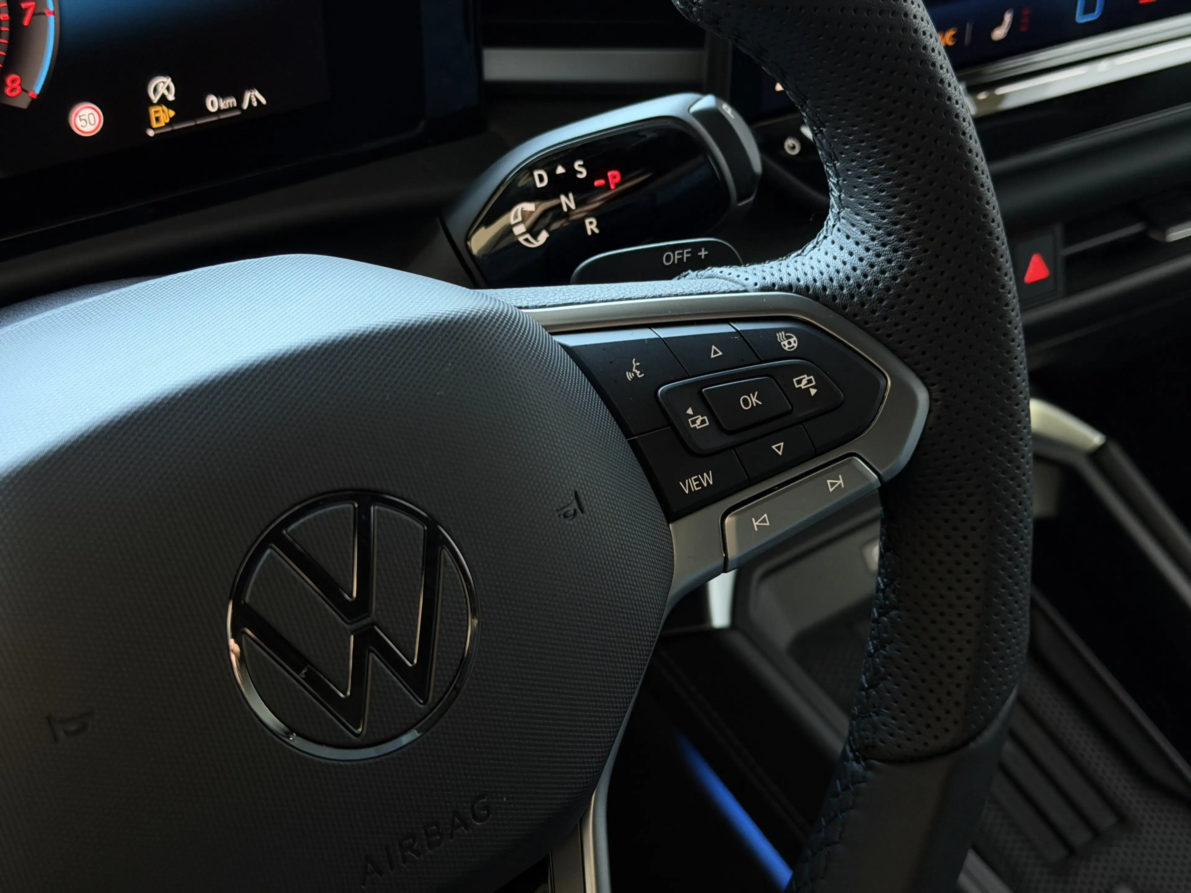 Volkswagen T-Roc 1.5 eTsi R-LINE 150PK EDITION BLACK STYLE 19''LMV — photo 15