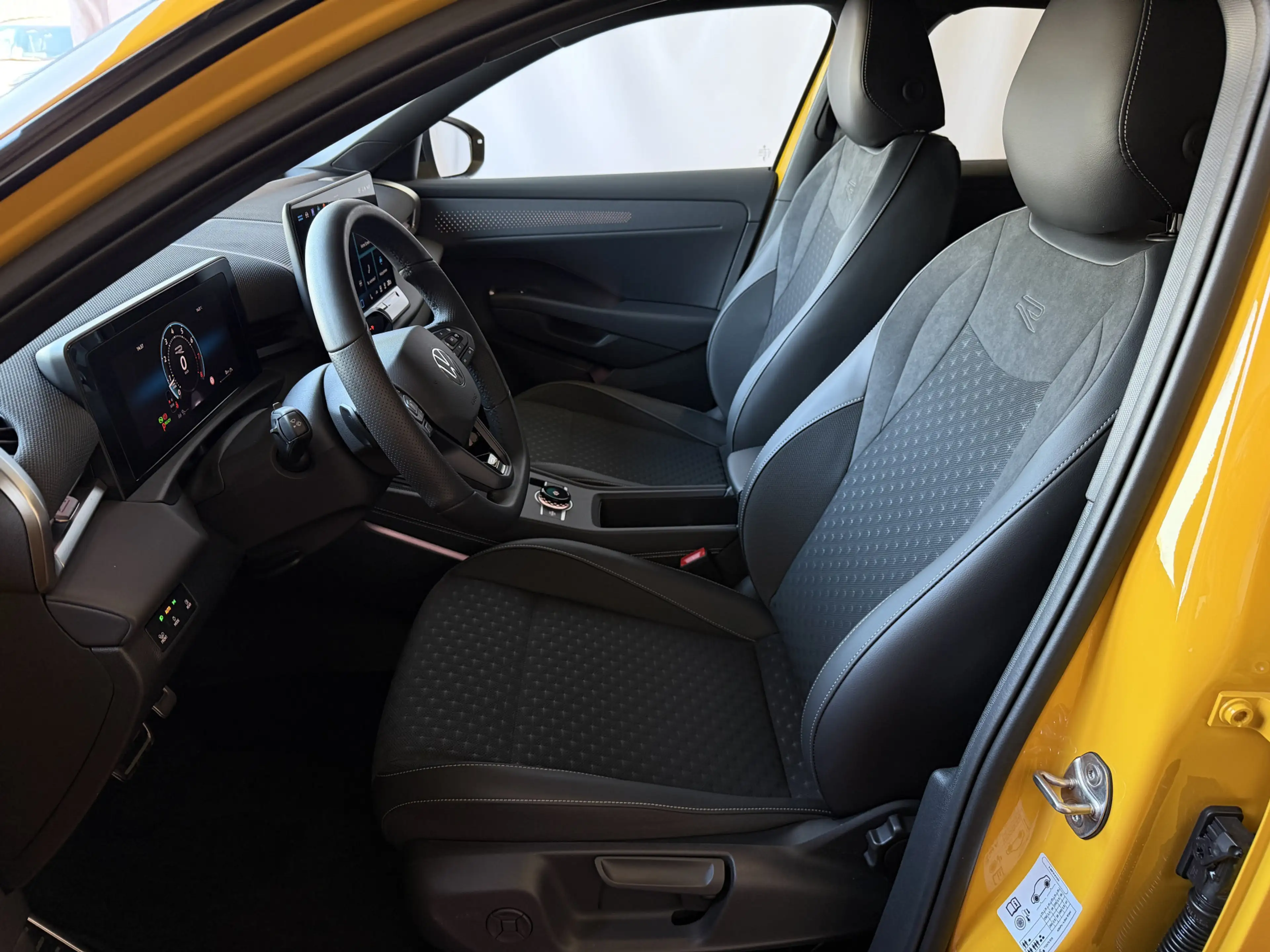Volkswagen T-Roc 1.5 eTsi R-LINE 150PK EDITION BLACK STYLE 19''LMV — photo 19