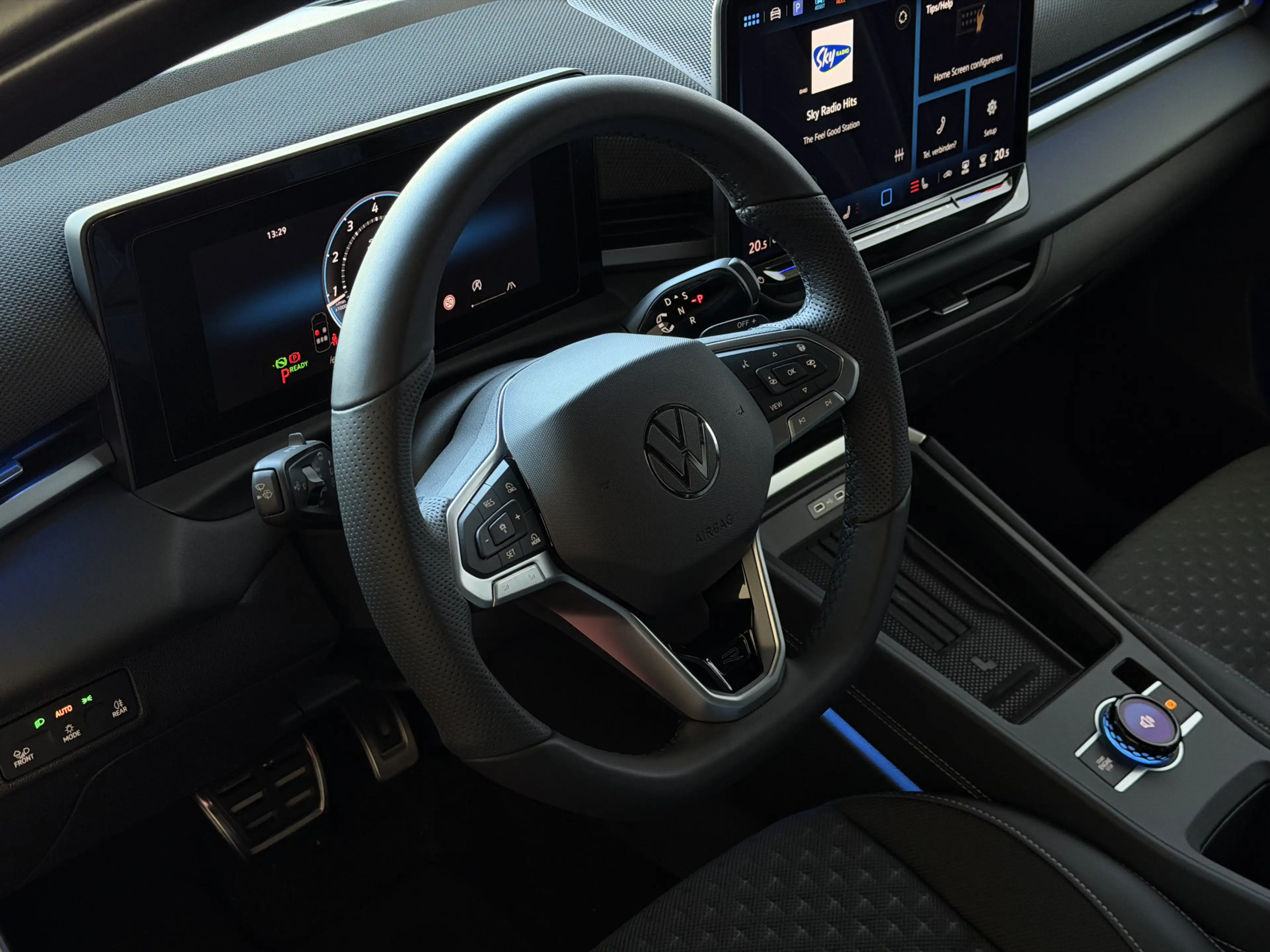 Volkswagen T-Roc 1.5 eTsi R-LINE 150PK EDITION BLACK STYLE 19''LMV — photo 14