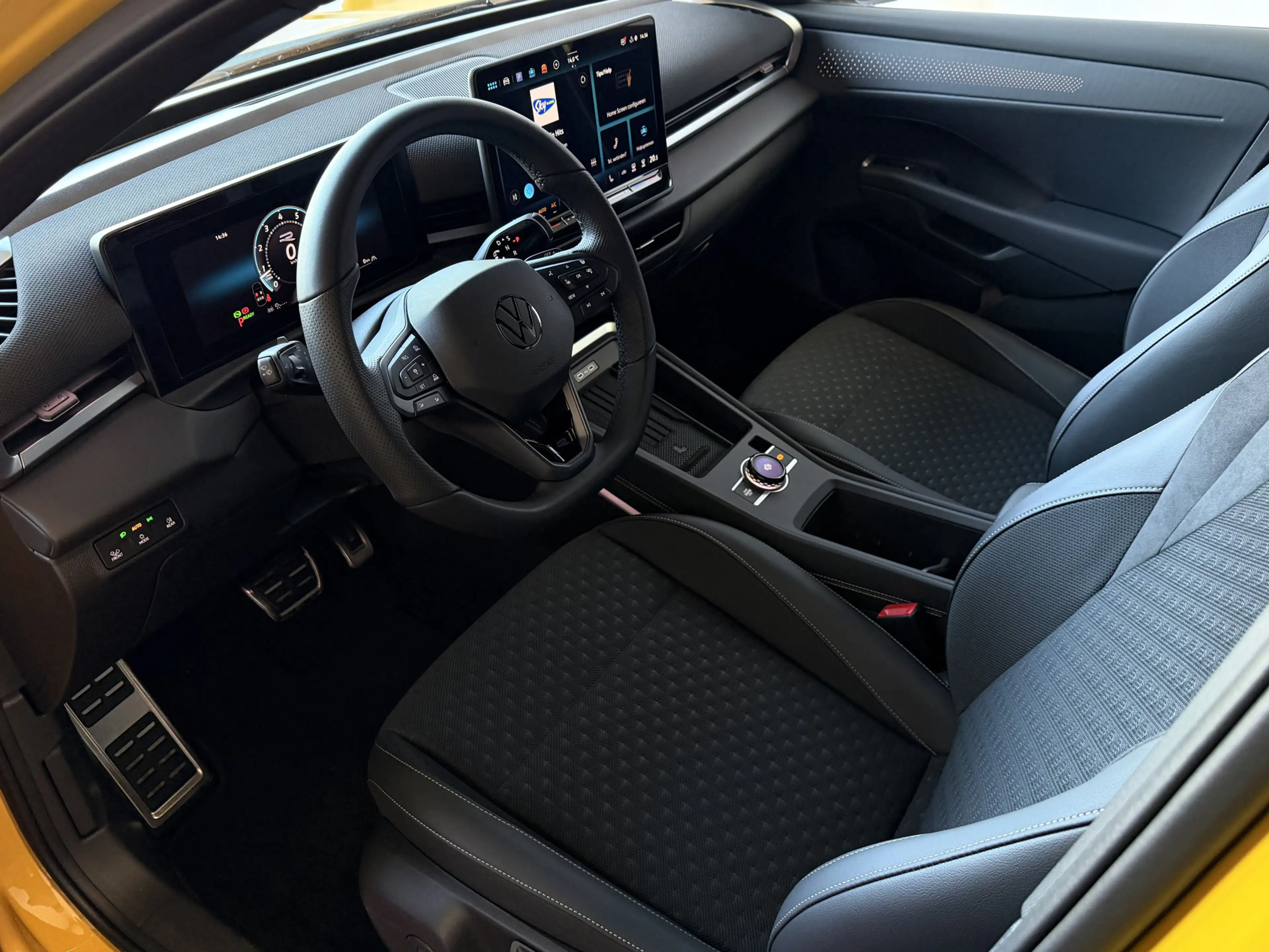 Volkswagen T-Roc 1.5 eTsi R-LINE 150PK EDITION BLACK STYLE 19''LMV — photo 9