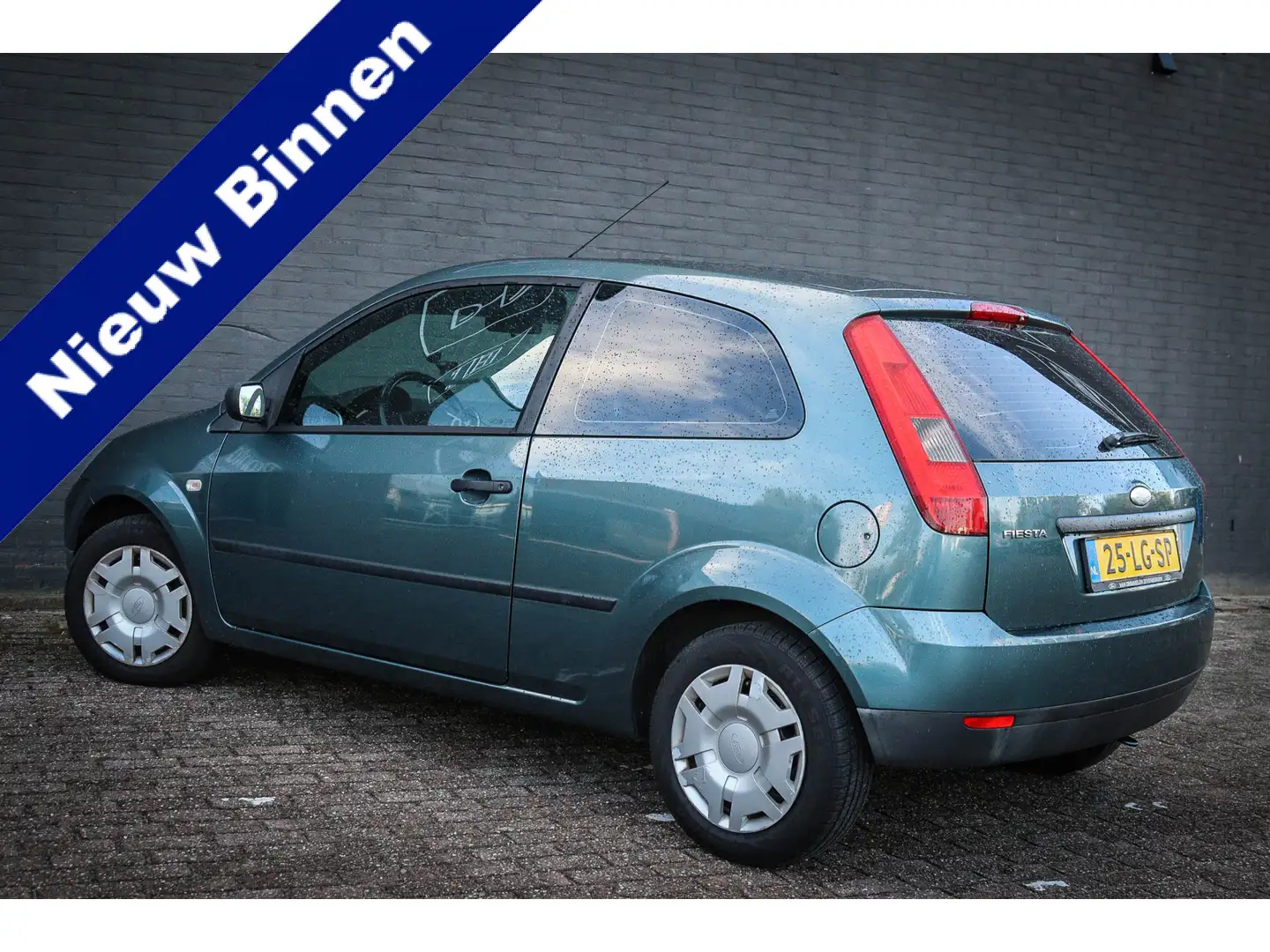 Ford Fiesta 1.3 Ambiente Net binnen Groen - 1