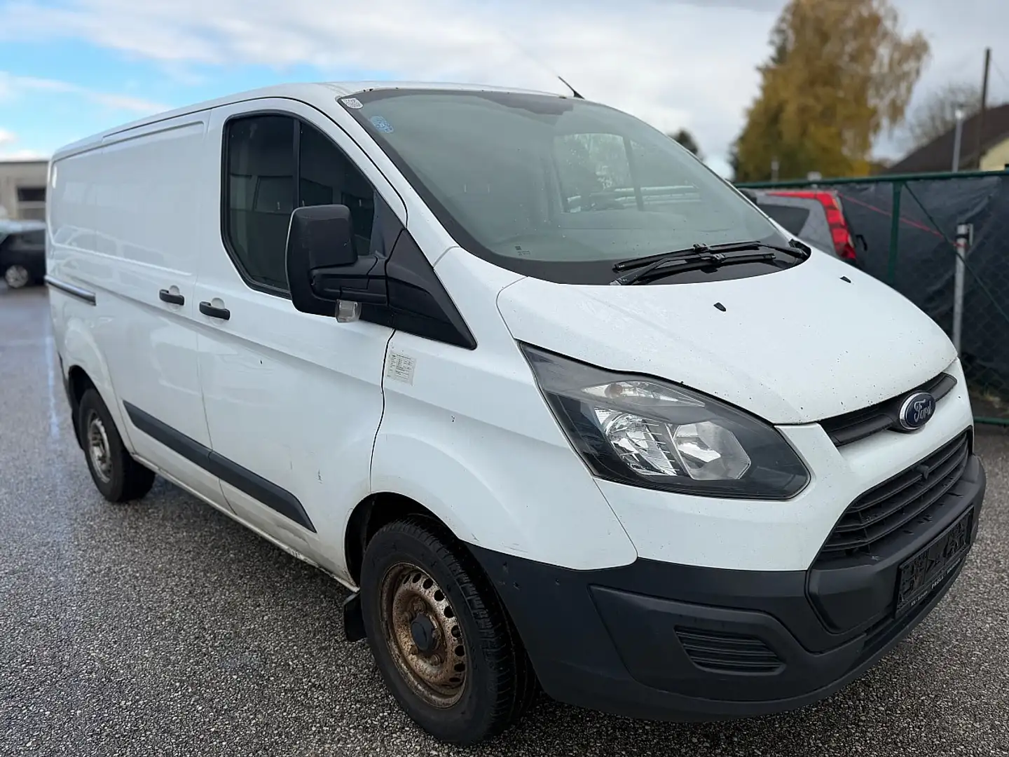 Ford Transit Custom Weiß - 2