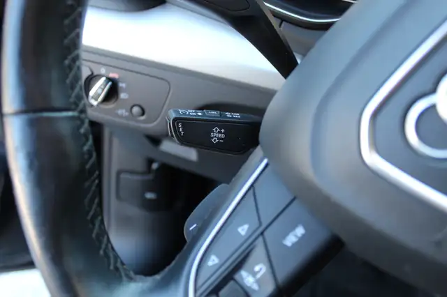 Audi Q5 view 11