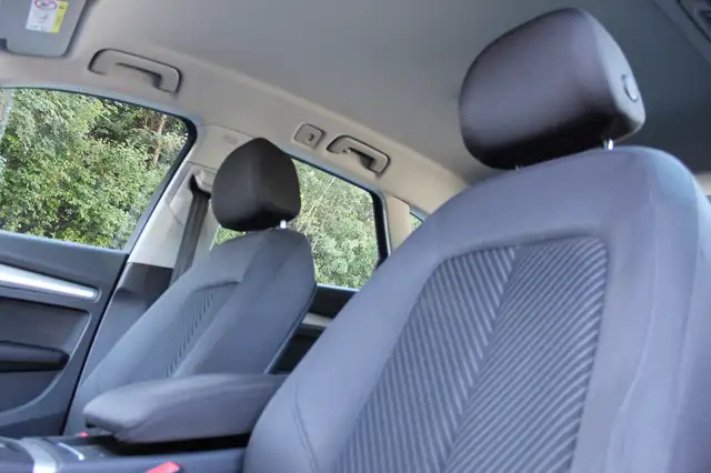 Audi Q5 view 13