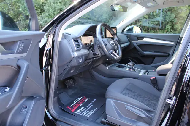 Audi Q5 view 7