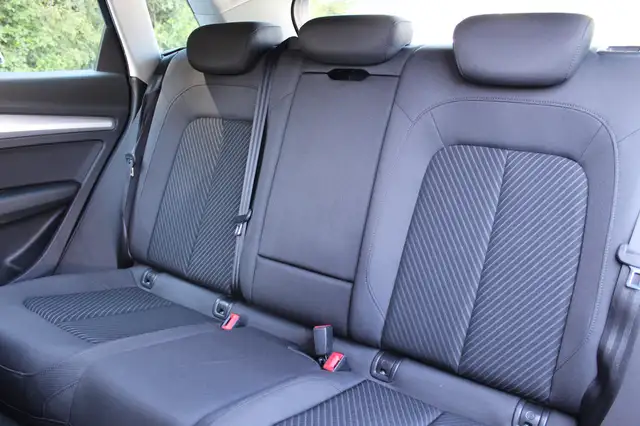 Audi Q5 view 14