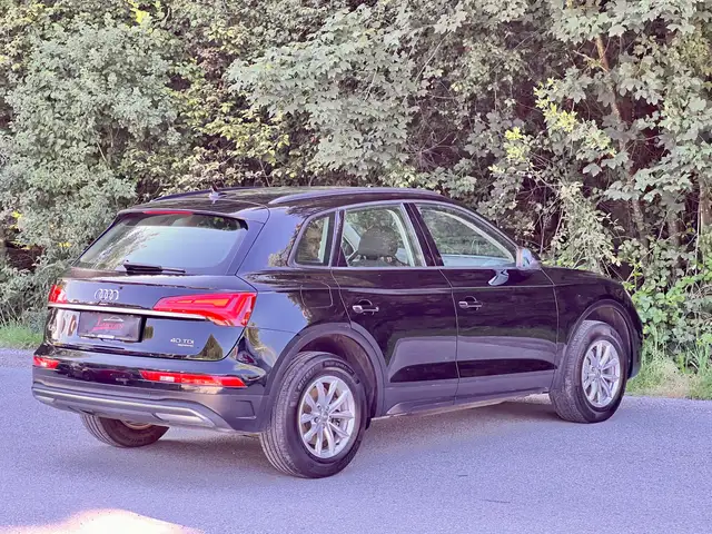Audi Q5 view 5