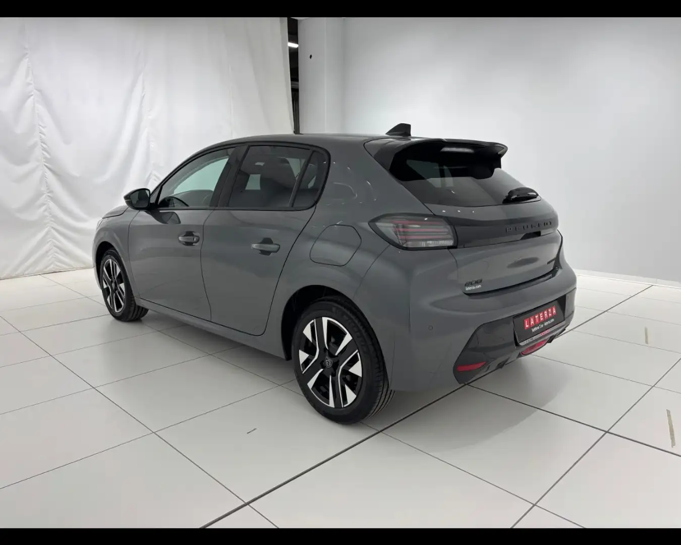 Peugeot 208 1.2 Hybrid 48V Allure Grijs - 2