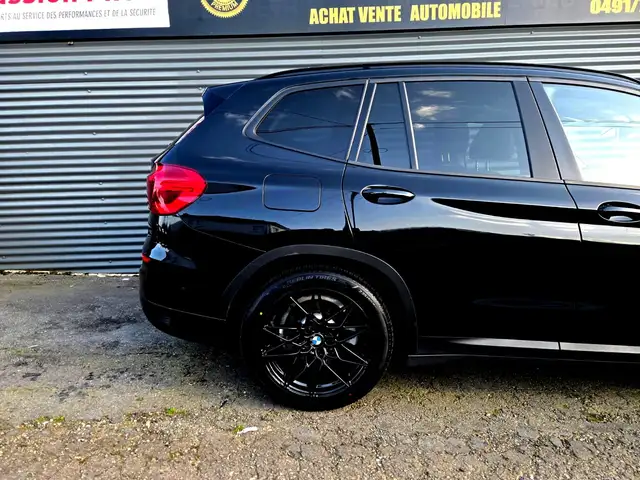 BMW X3 view 9