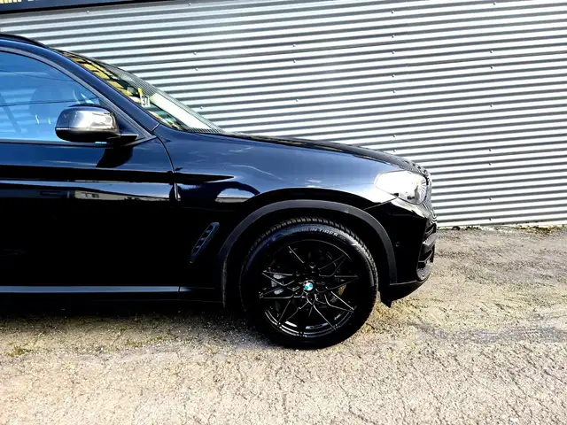 BMW X3 view 8