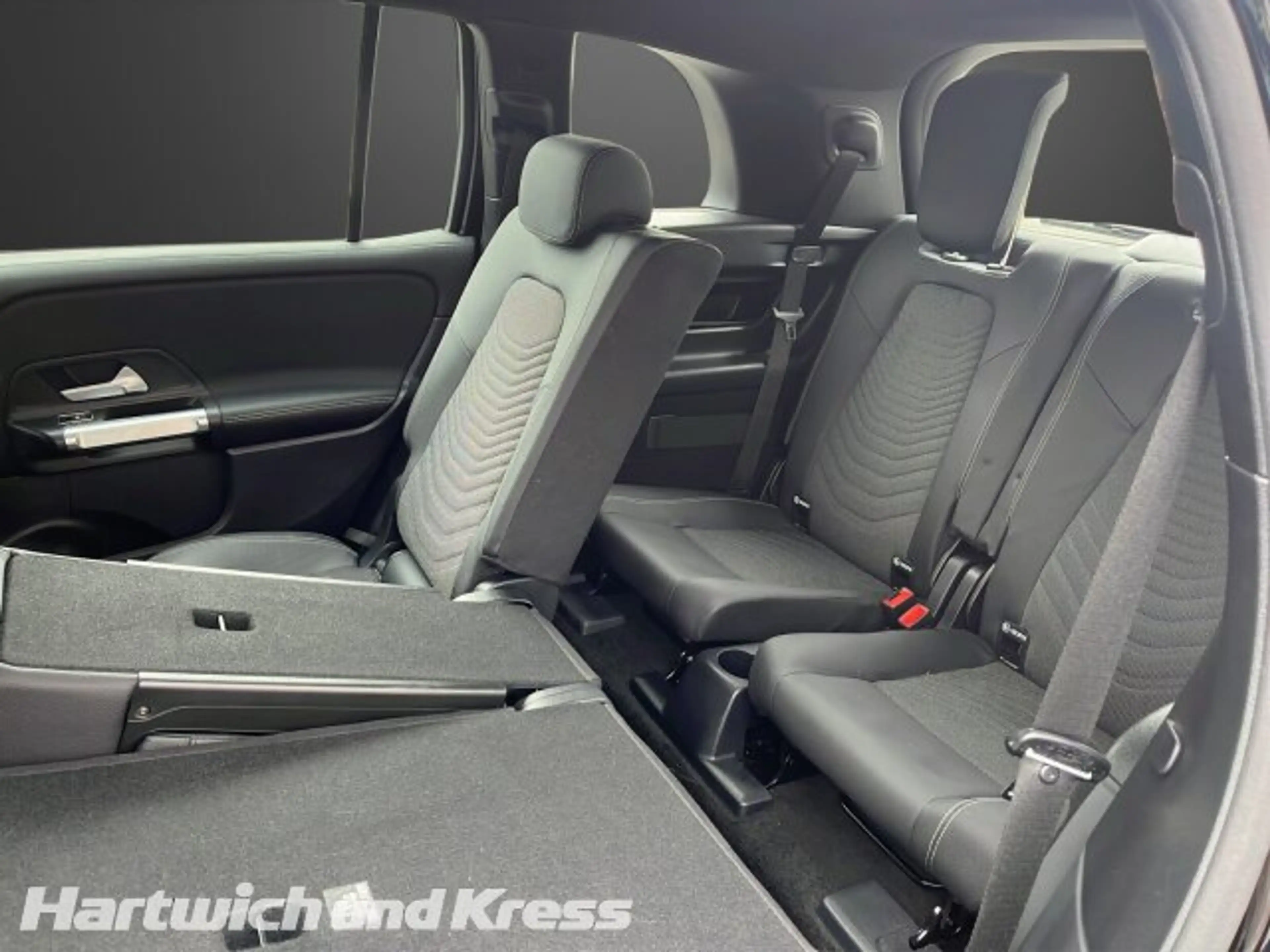 Mercedes-Benz GLB 180 GLB 180 d Progressive Line Advanced+7-Sitze+EasyPack+LED+Kamera+ — photo 16