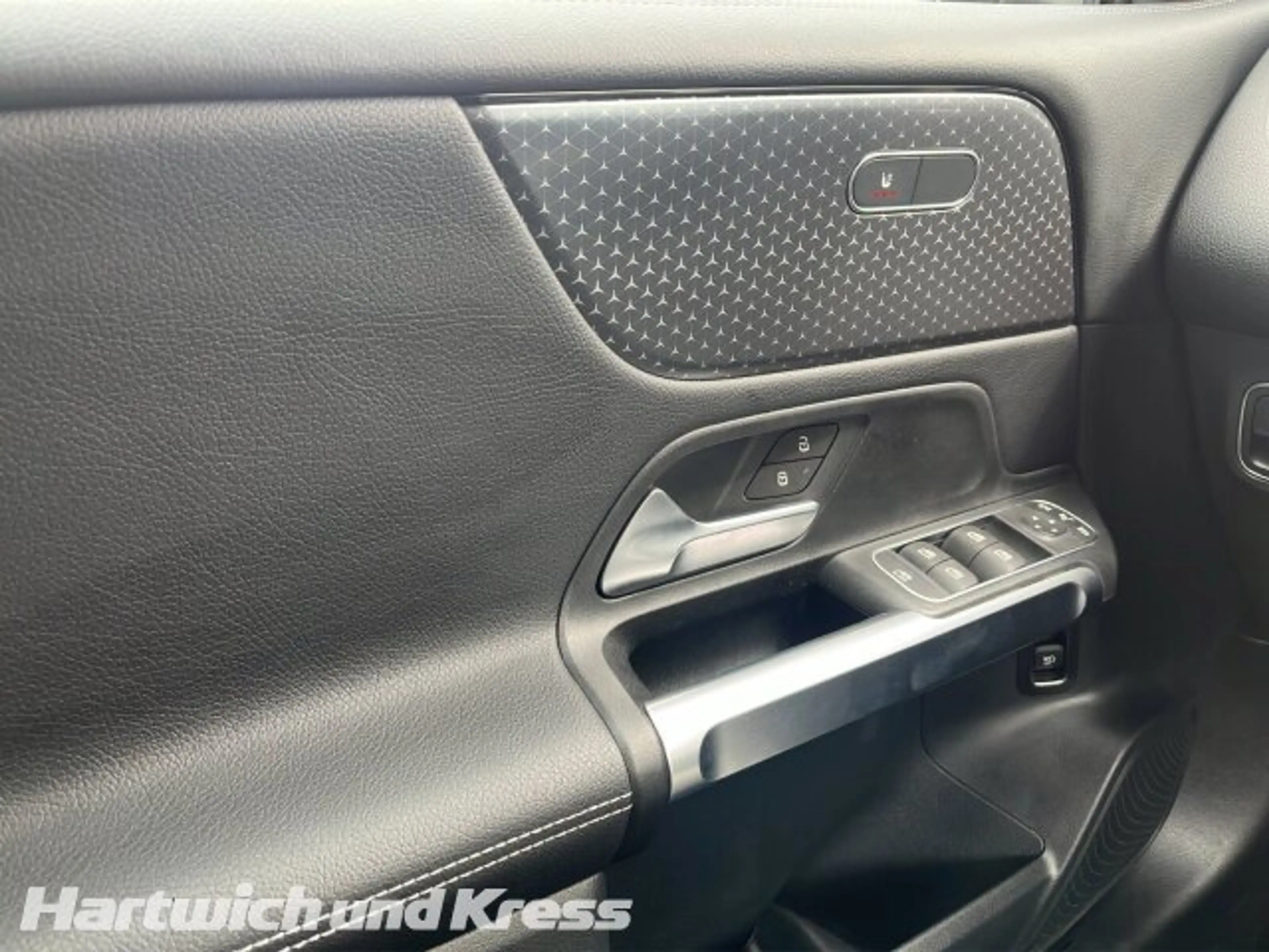 Mercedes-Benz GLB 180 GLB 180 d Progressive Line Advanced+7-Sitze+EasyPack+LED+Kamera+ — photo 13