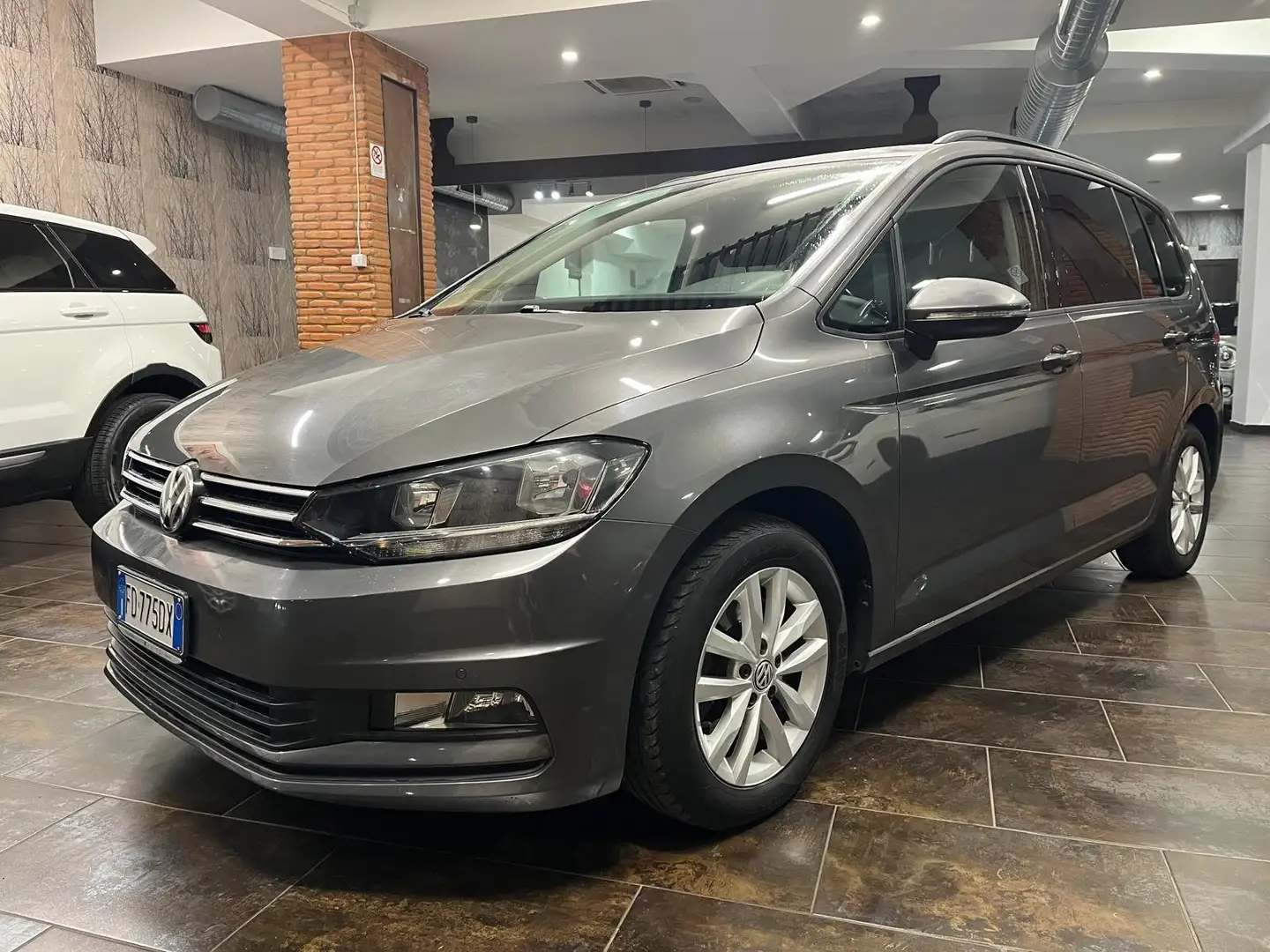 Volkswagen Touran Touran III 2015 1.6 tdi Comfortline dsg Grijs - 1
