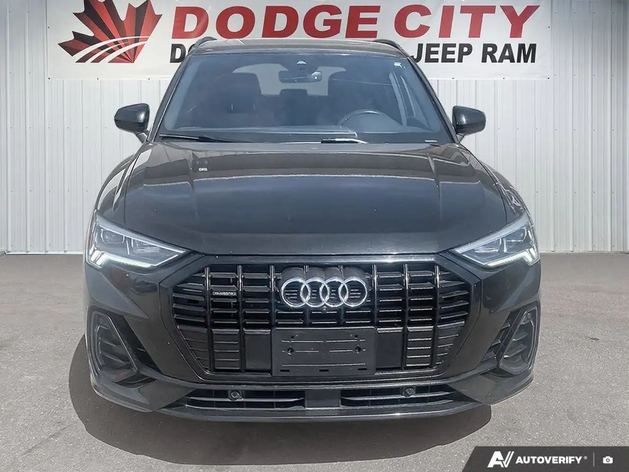 Audi Q3 снимка Audi Q3