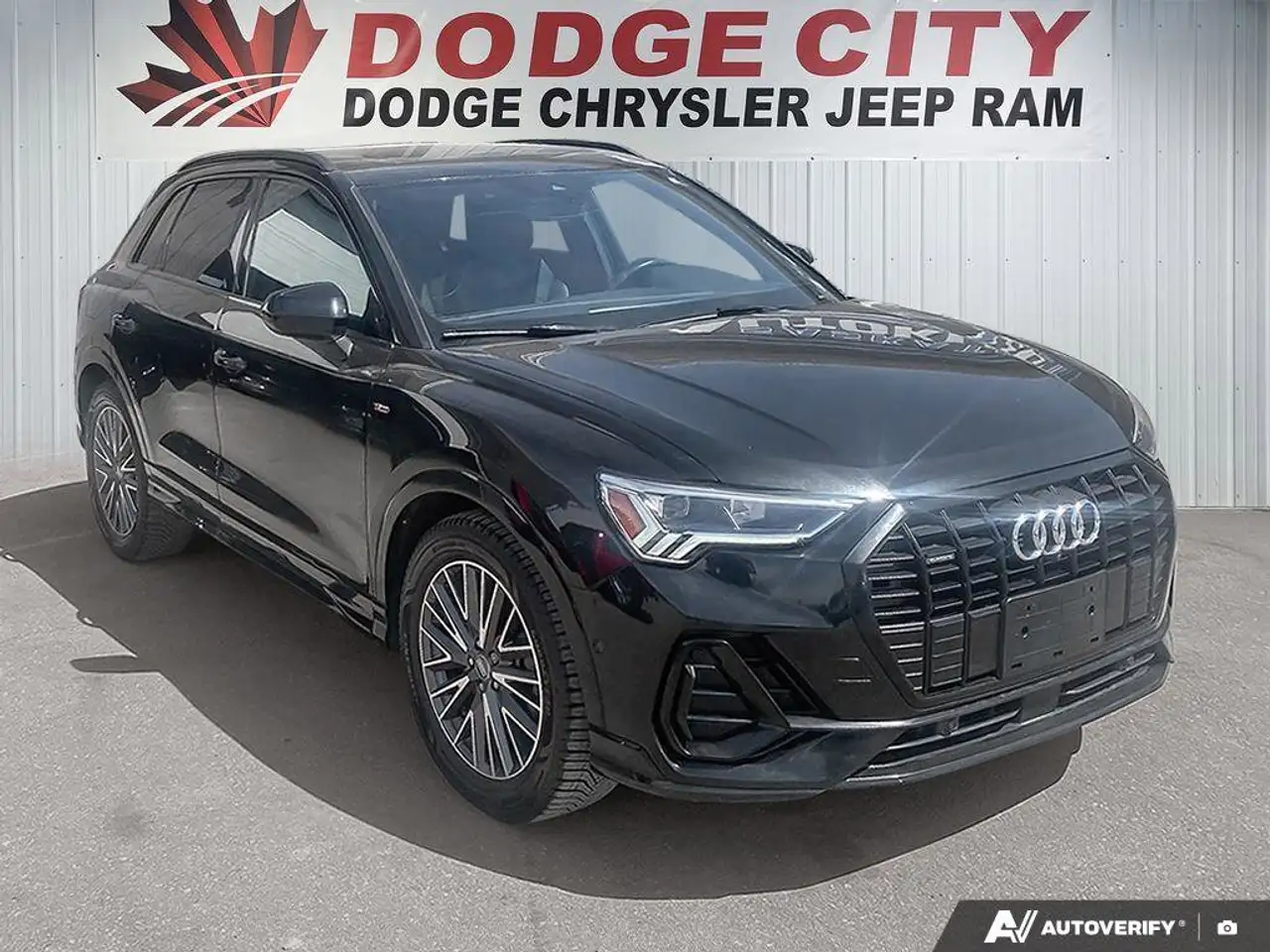 Audi Q3 снимка Audi Q3