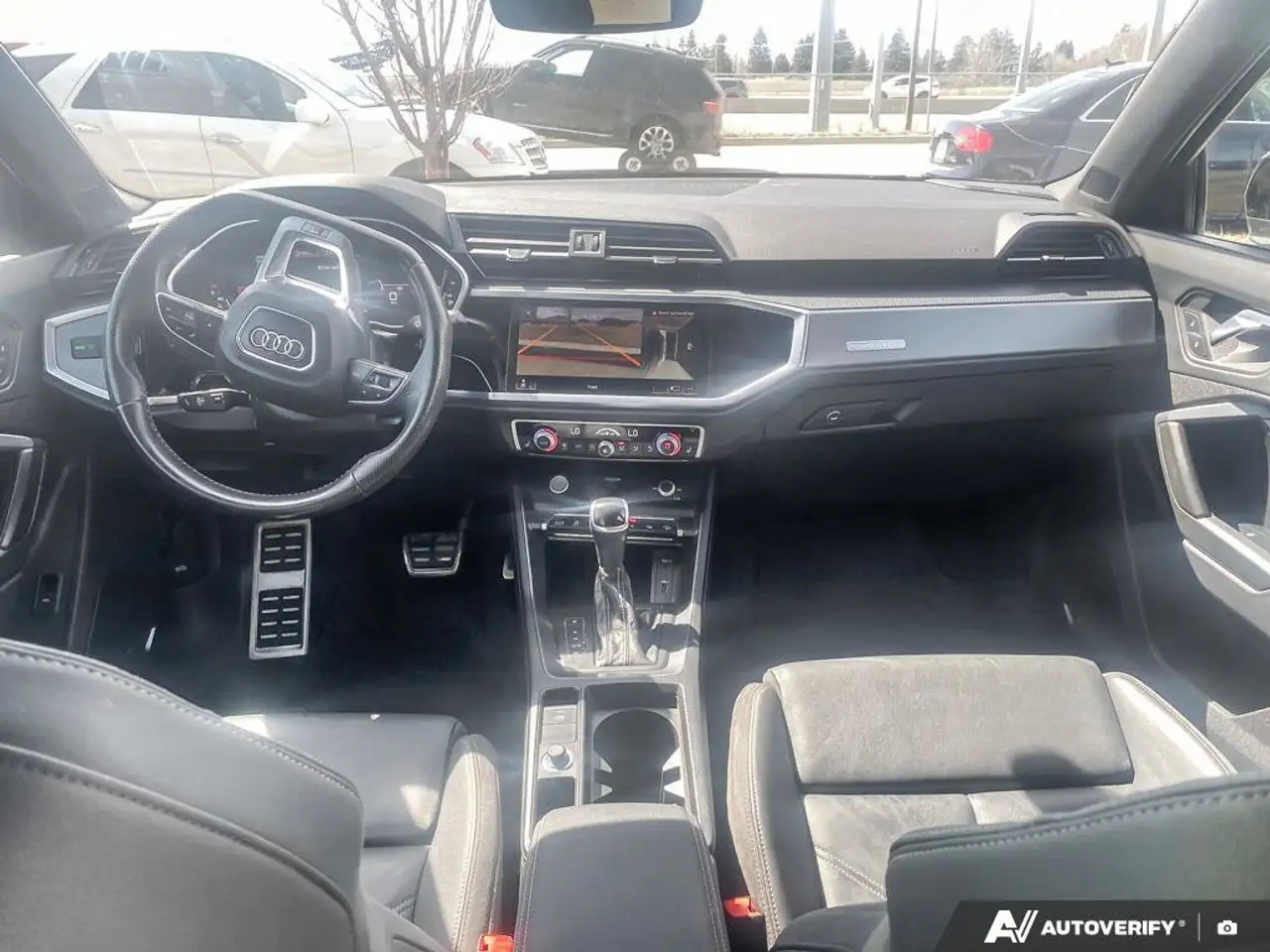 Audi Q3 снимка Audi Q3