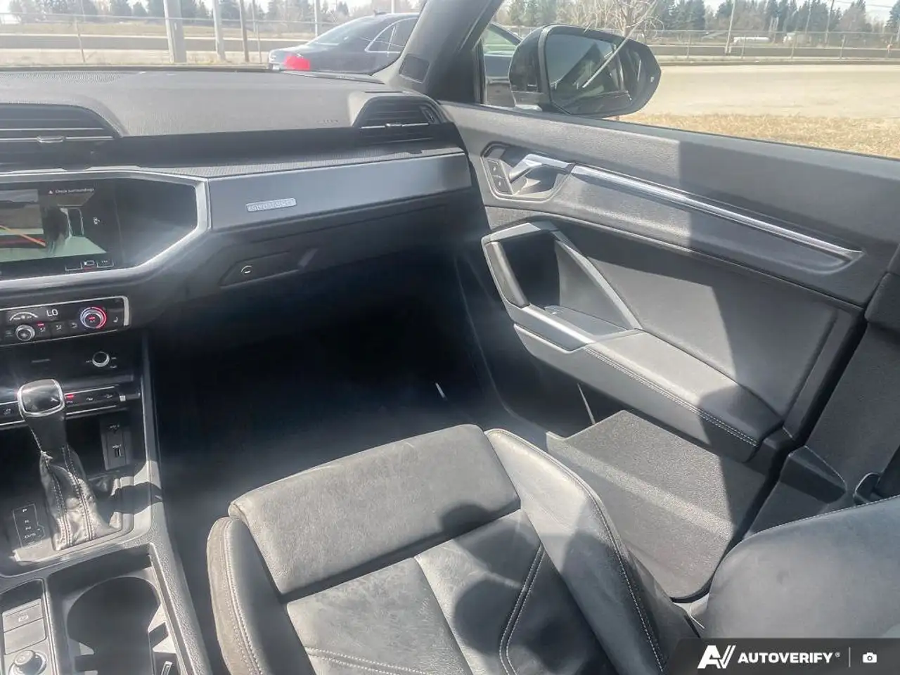 Audi Q3 снимка Audi Q3