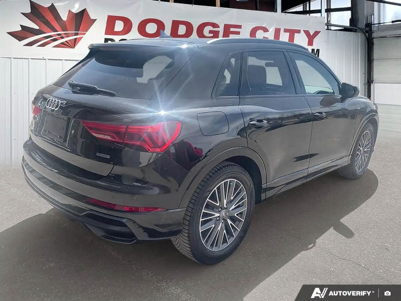Audi Q3 снимка Audi Q3