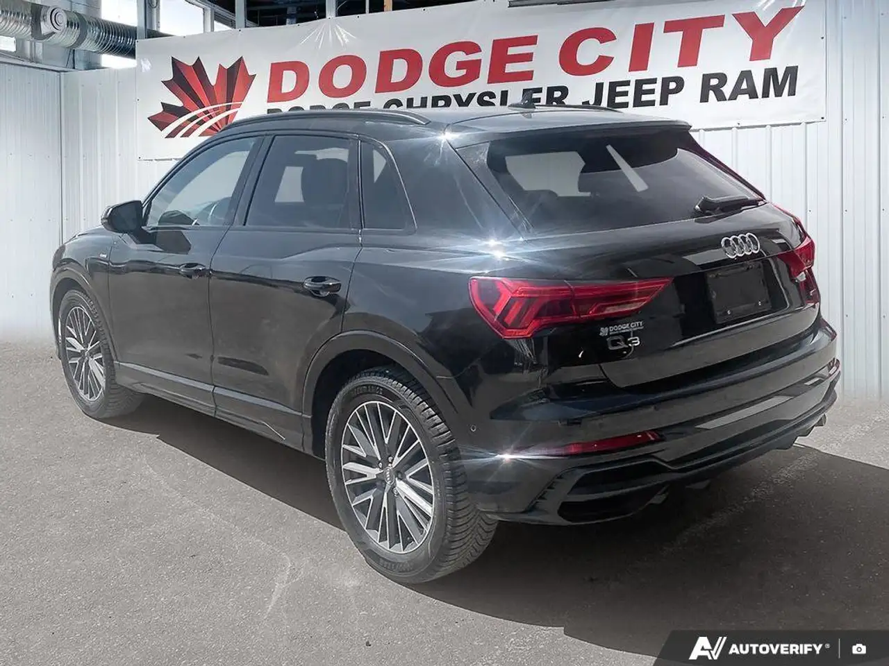 Audi Q3 снимка Audi Q3