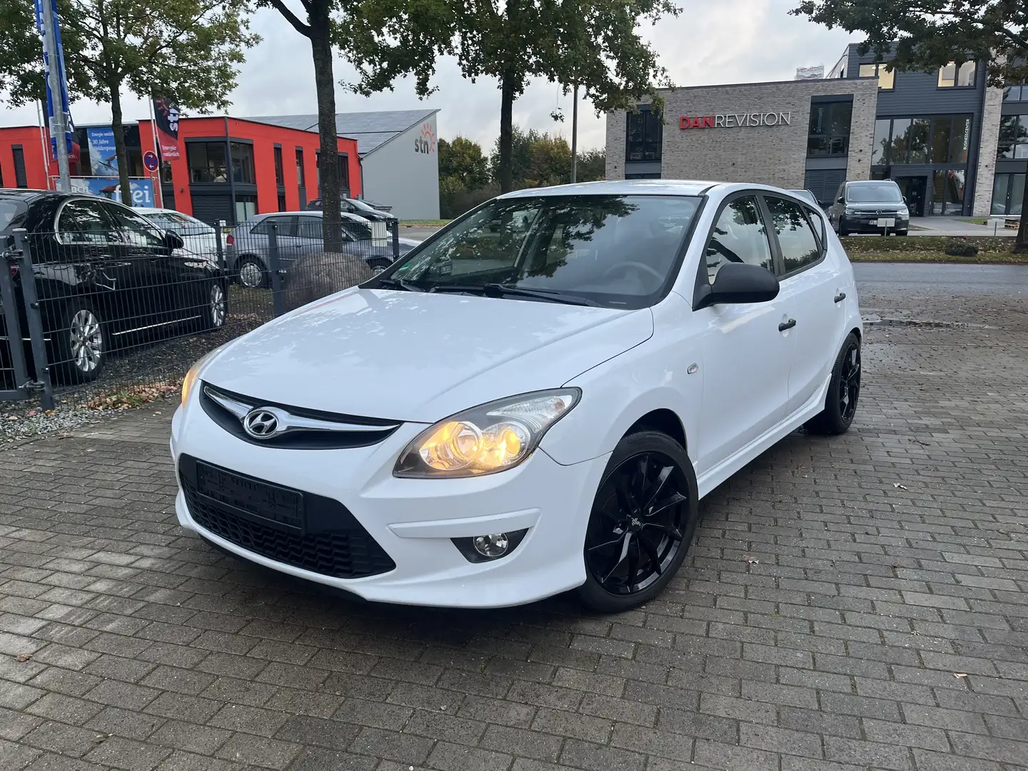 Hyundai i30 Classic 1.4 Benzin Alu Radio/CD 8-Fach Euro 5 Weiß - 1