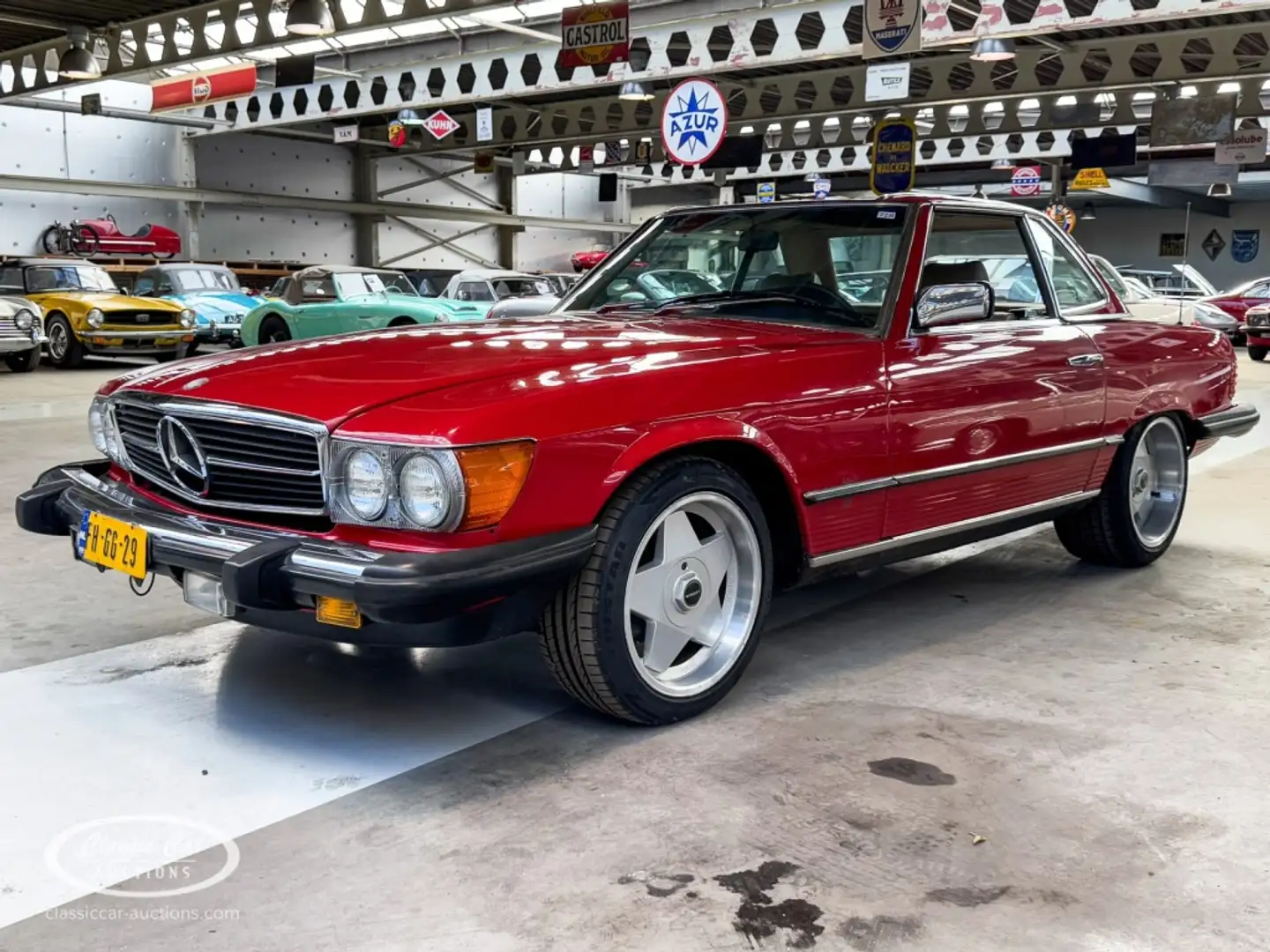 Mercedes-Benz - ONLINE AUCTION Red - 1