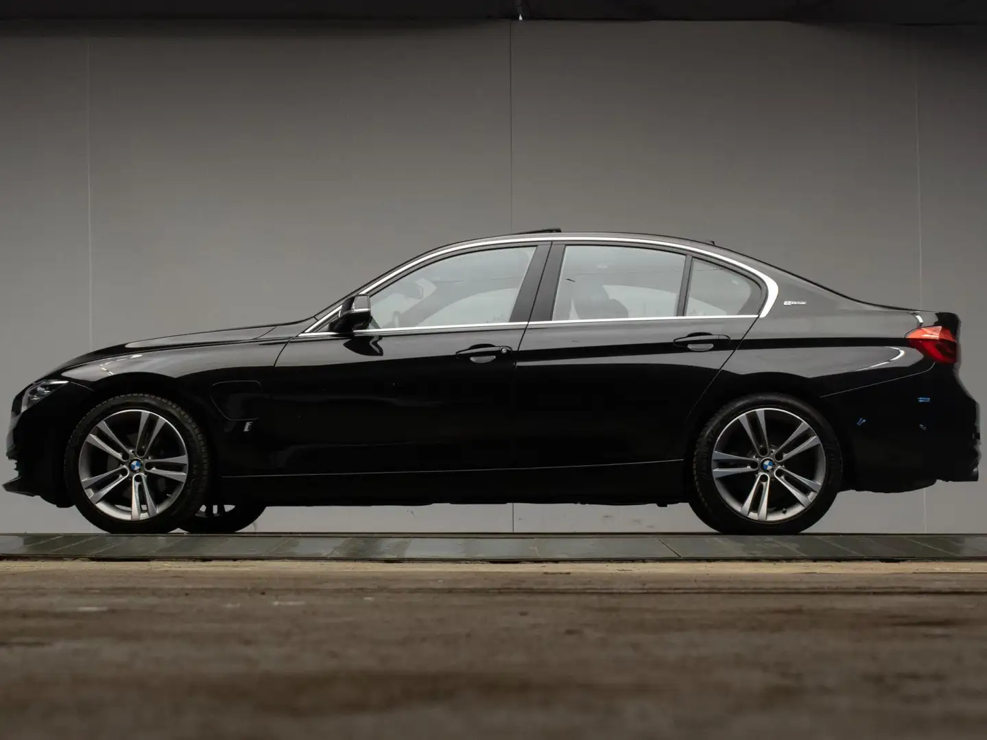 BMW 330 3-serie 330e Centennial High Executive M (SCHUIFDA Noir - 1