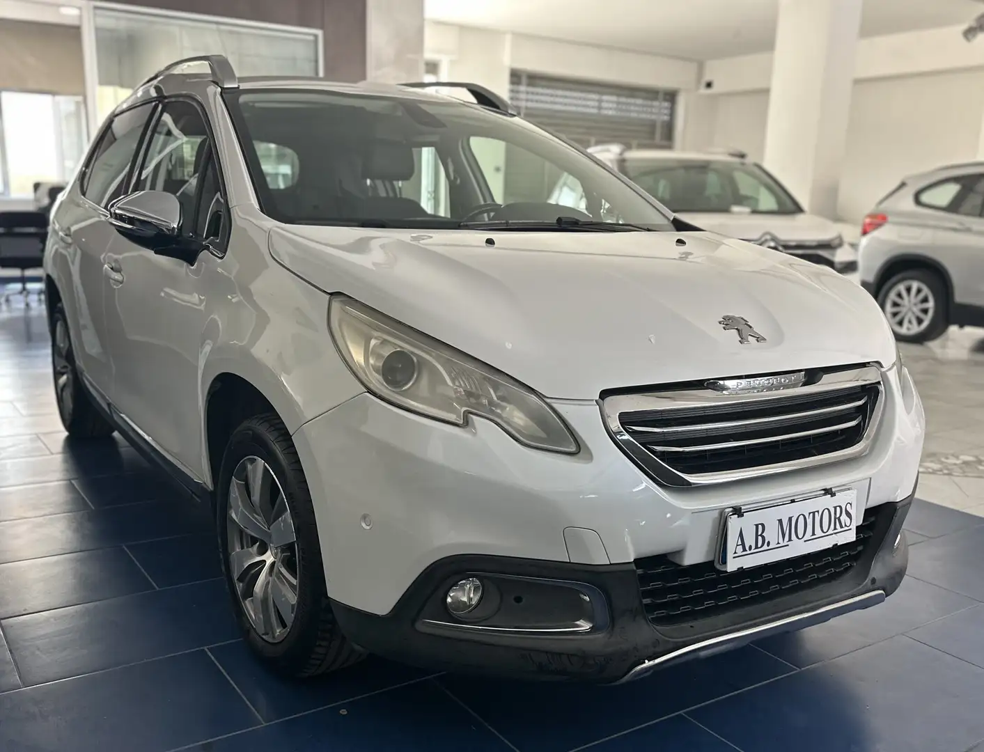 Peugeot 2008 2008 1.6 e-hdi 8v Allure ECCELLENTE STATO D'USO... White - 1
