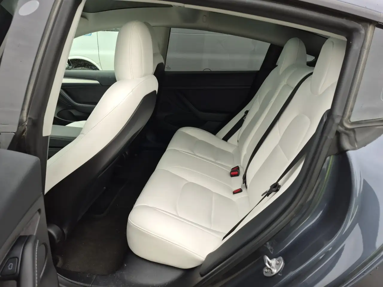Tesla Model 3 photo Tesla Model 3