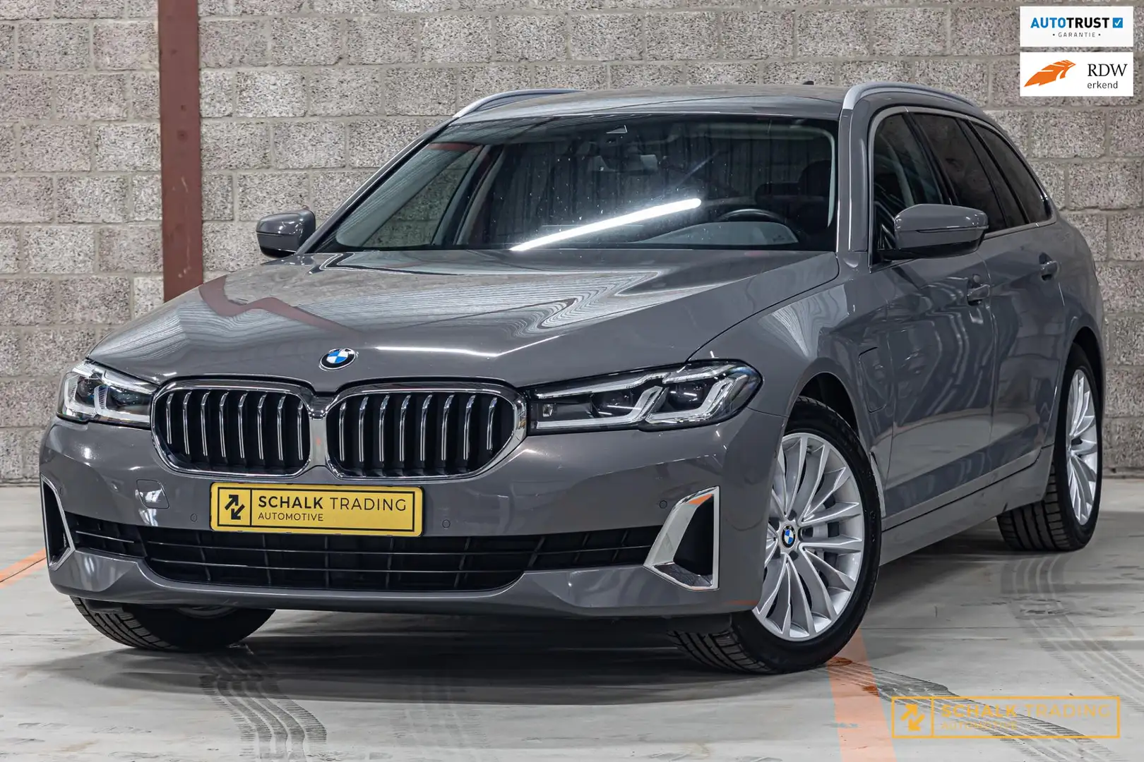 BMW 530 5-serie 530e High Executive|Cam|E-stoel|Dealer ond Grijs - 1