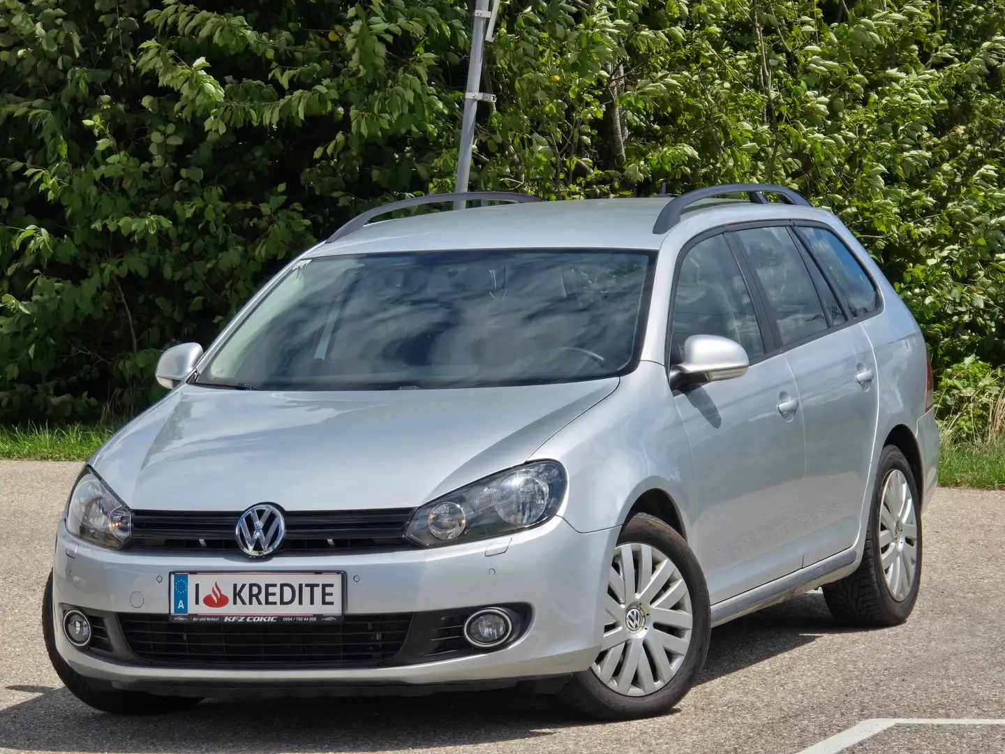 Volkswagen Golf Variant Rabbit 1,6 TDI Top* Kredit* PDC* Sitzheizung* Grau - 1