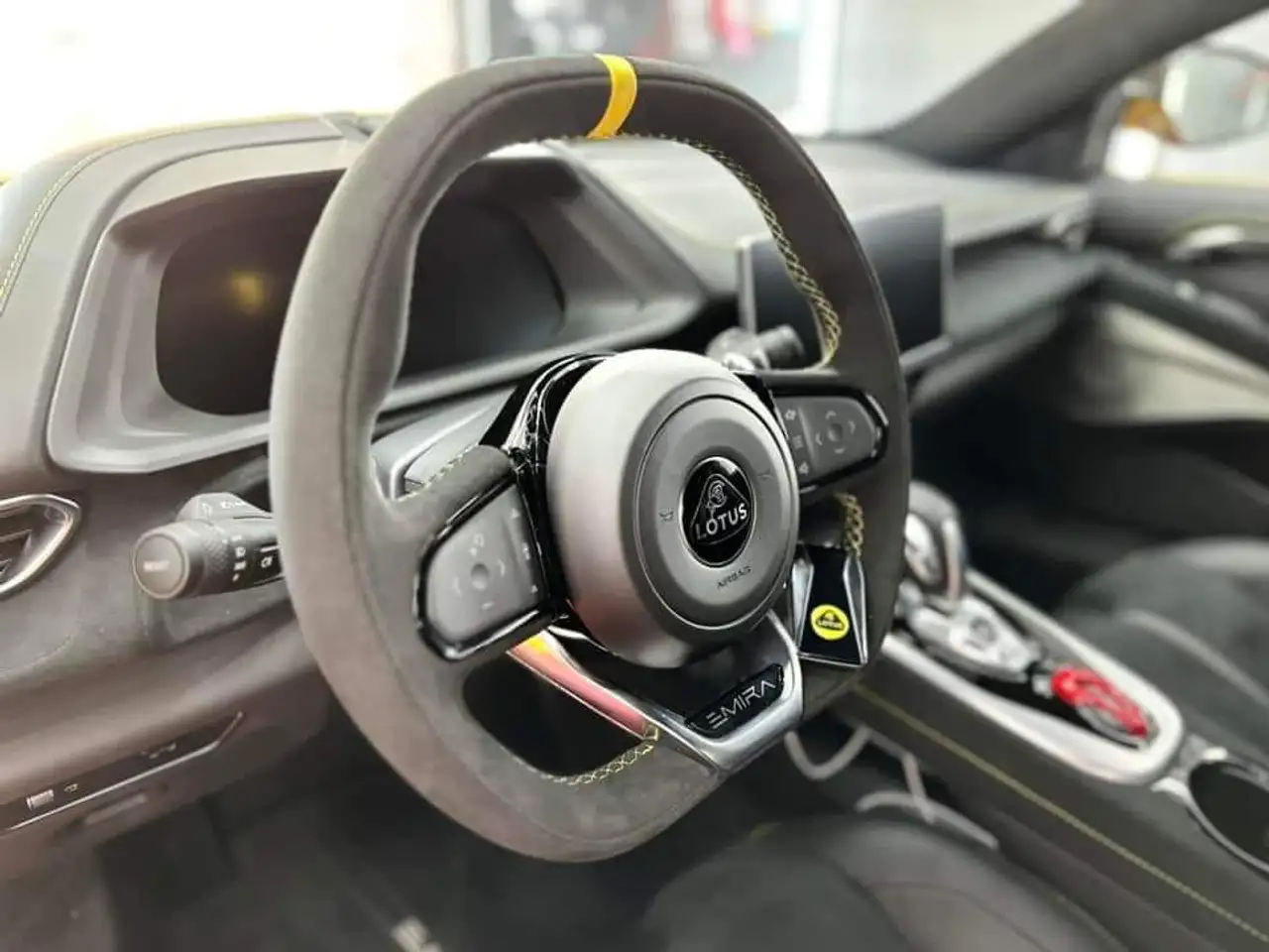 Lotus Emira 2023