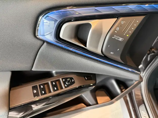 BMW X3 view 13