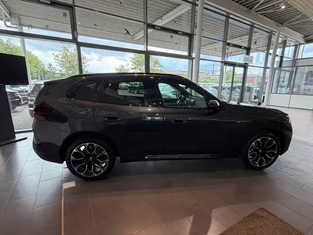 BMW X3 view 6