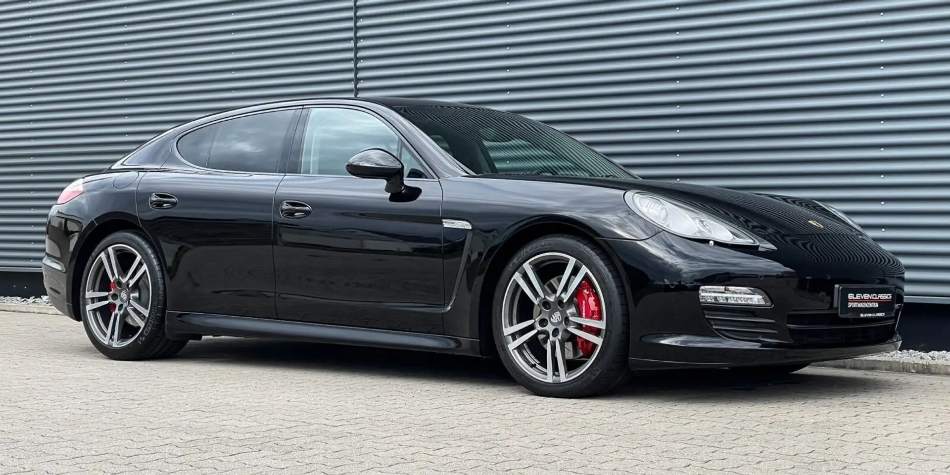 Porsche Panamera PDK Schwarz - 2