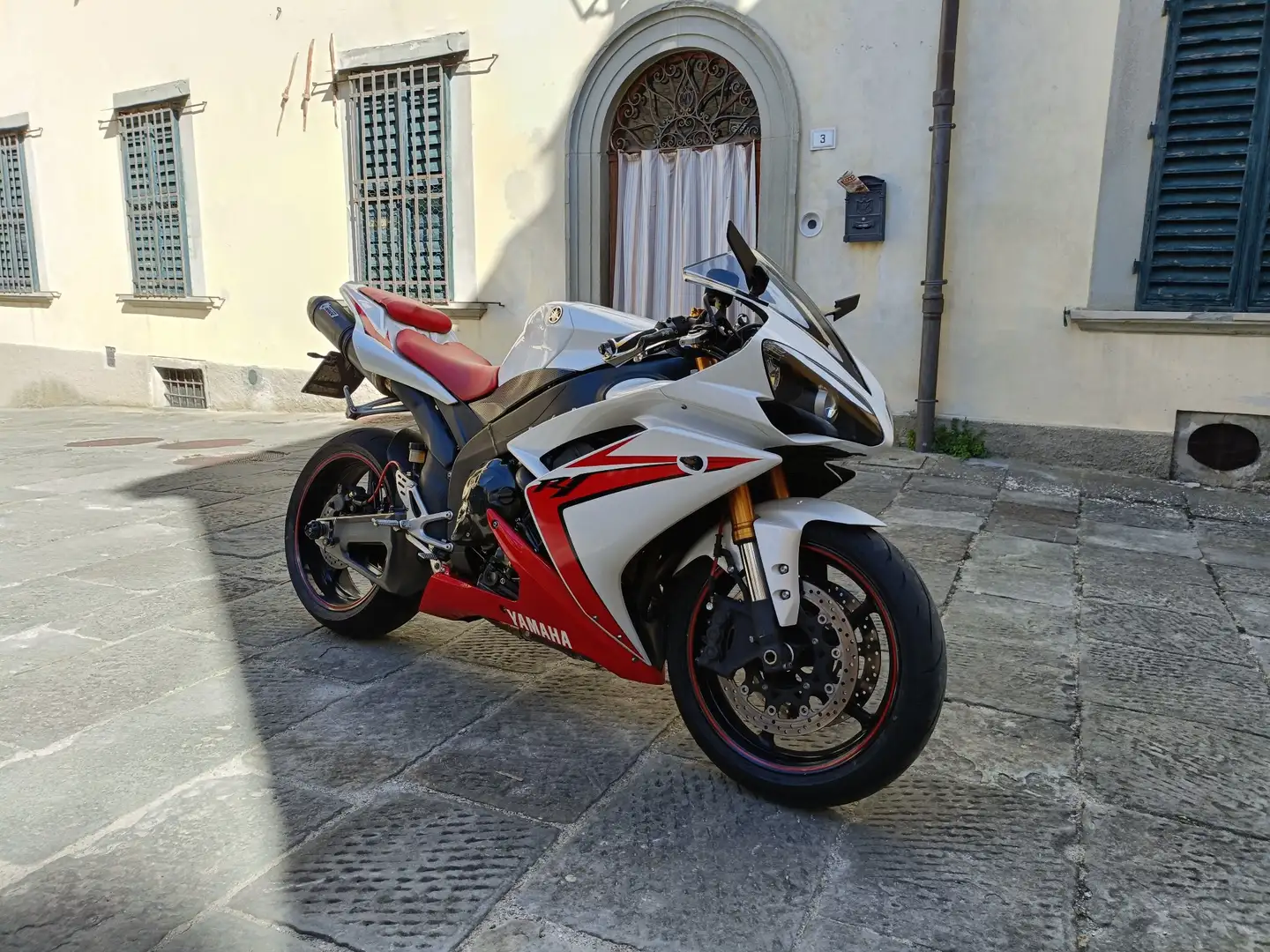 Yamaha YZF-R1 Alb - 1