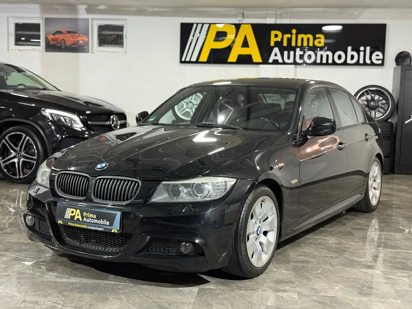 BMW 320 d Lim. LCI / M-Paket Automatik Navi Xenon PDC Negro - 1