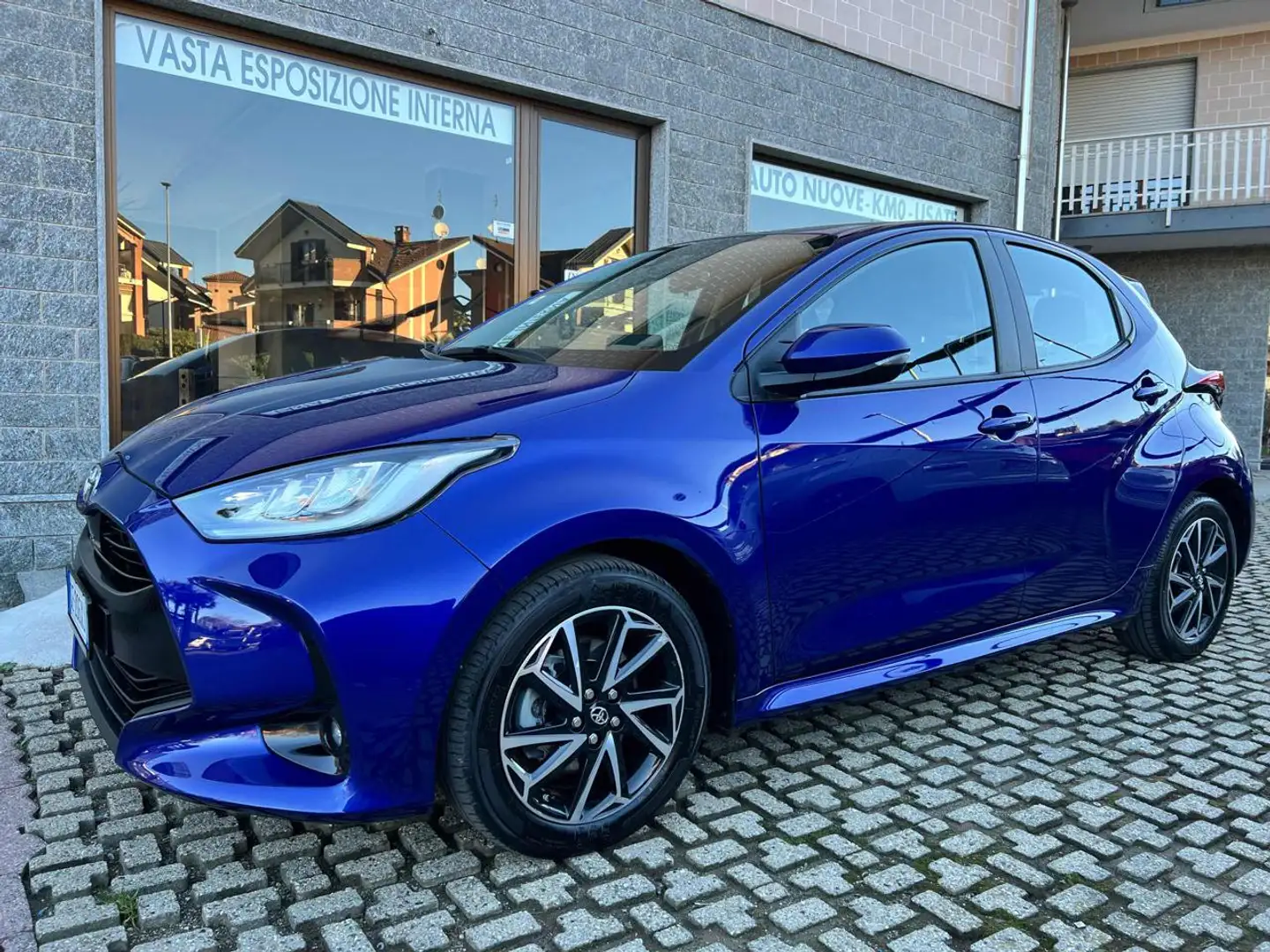 Toyota Yaris 1.5 Hybrid 5 porte Premiere unico prop. Blu/Azzurro - 1