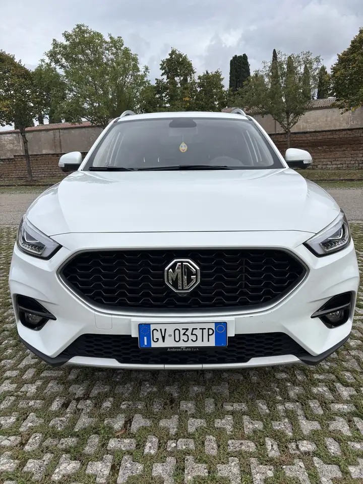 MG ZS