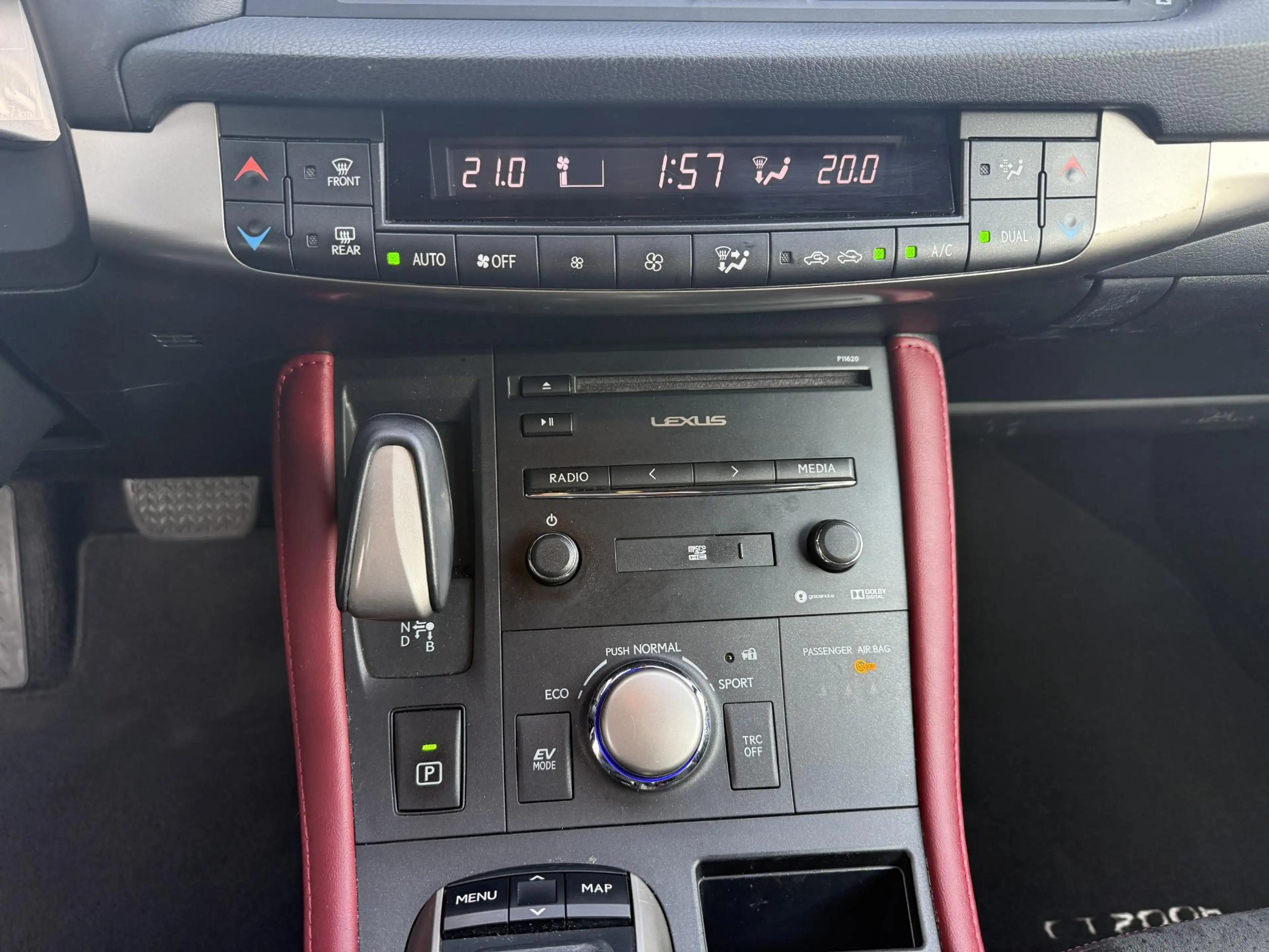 Lexus CT 200h Sport Edition — photo 11