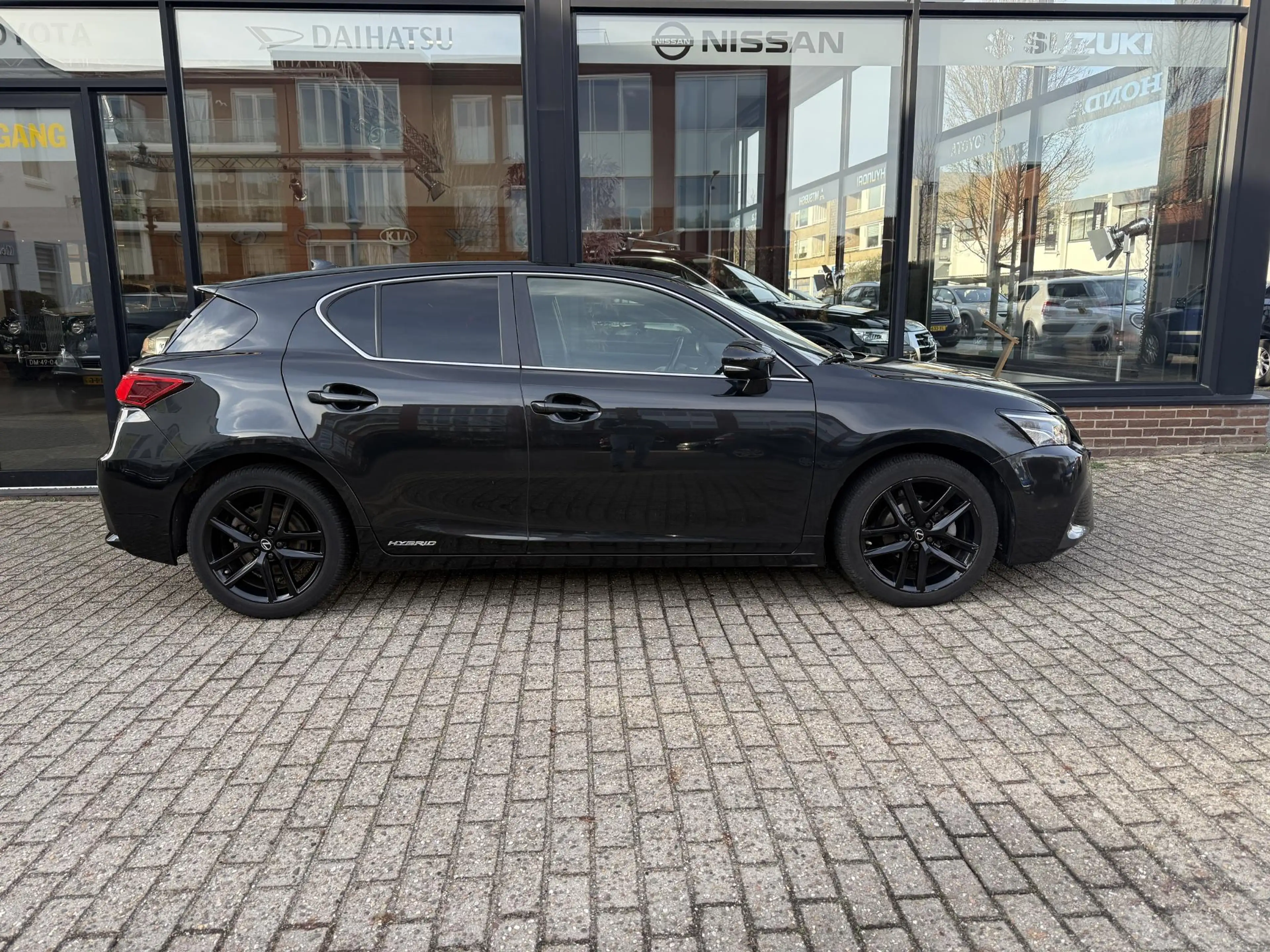 Lexus CT 200h Sport Edition — photo 3