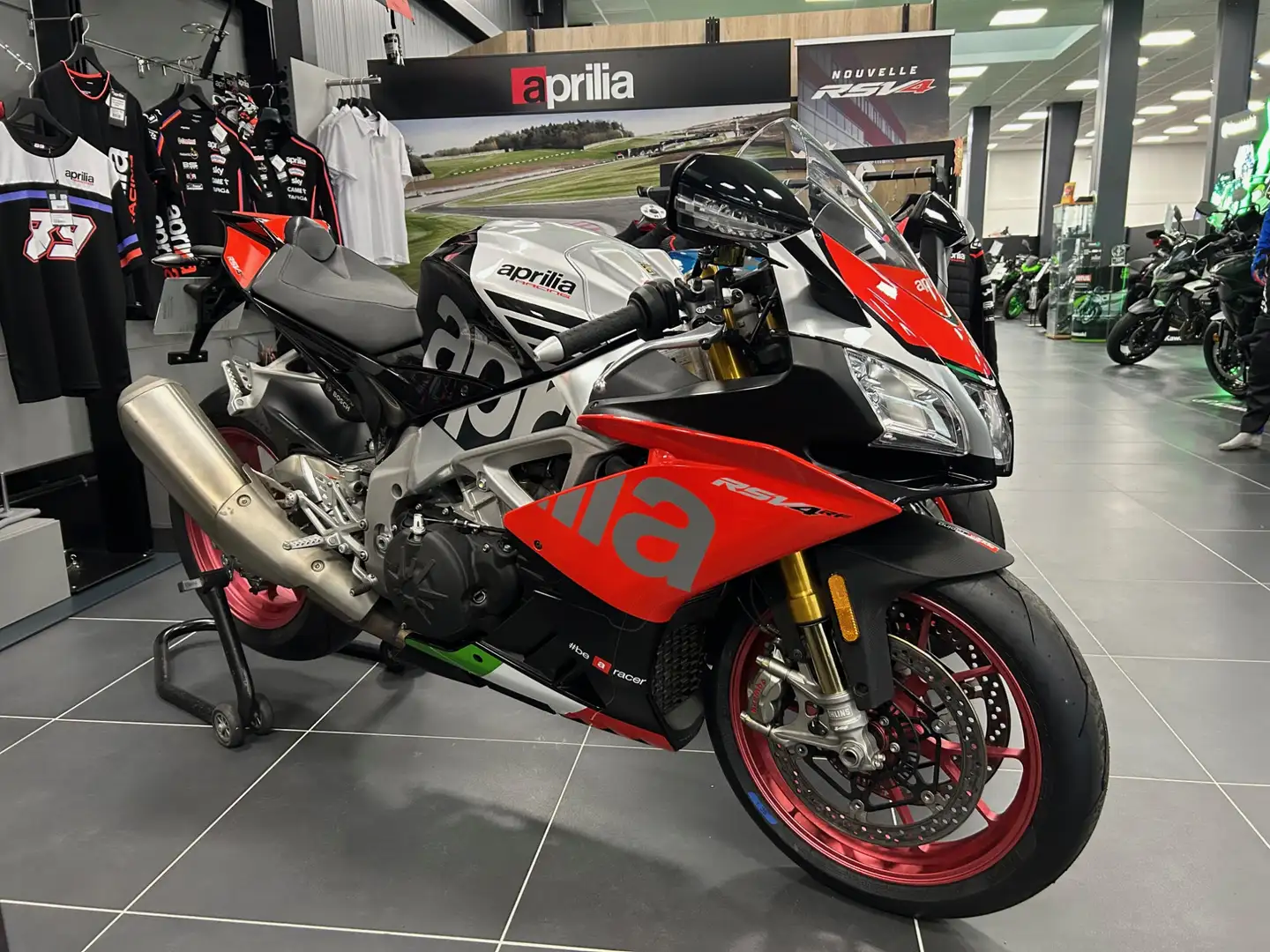 Aprilia RSV4 Gris - 1