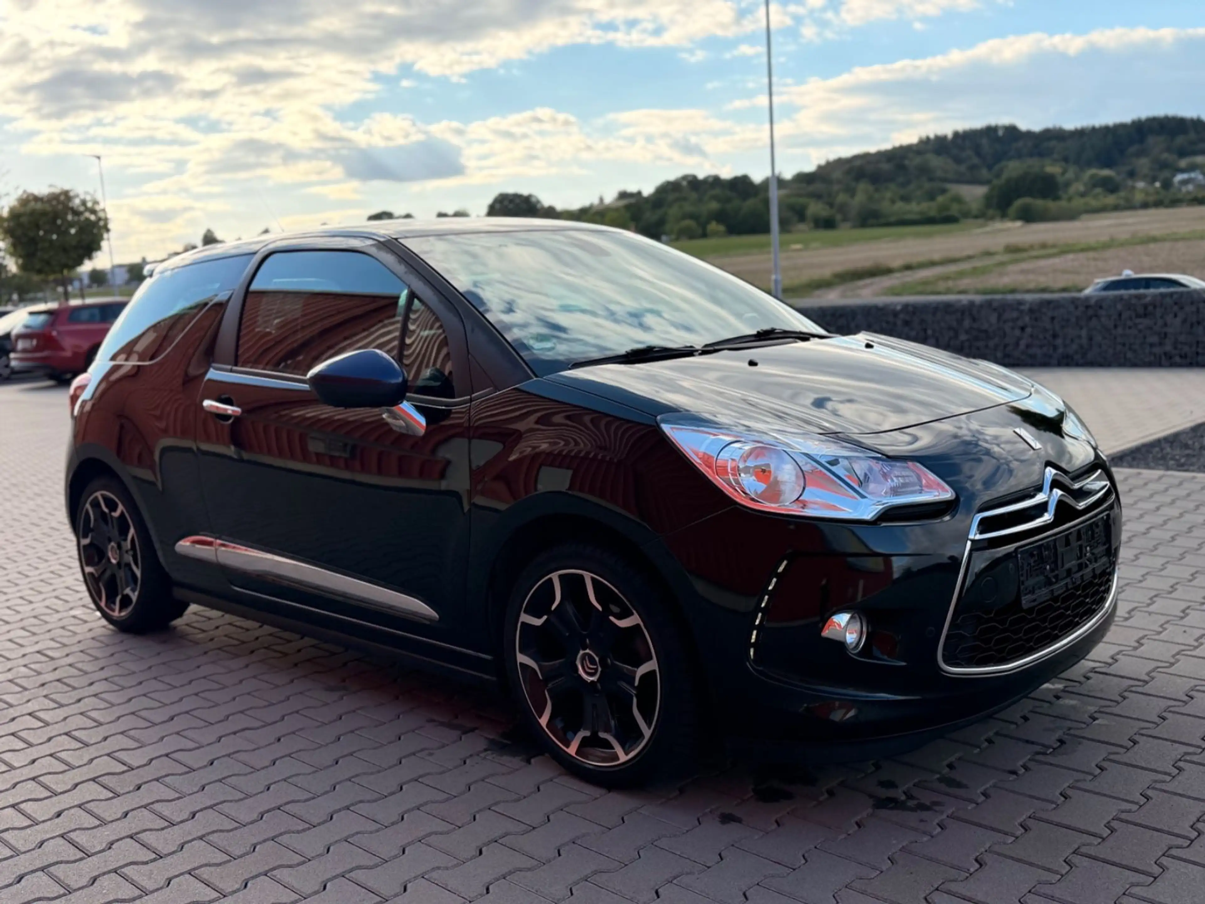 Citroen DS3 SportChic Tempomat LED Sportsitze Garantie — photo 8